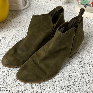 American Eagle booties, size 9